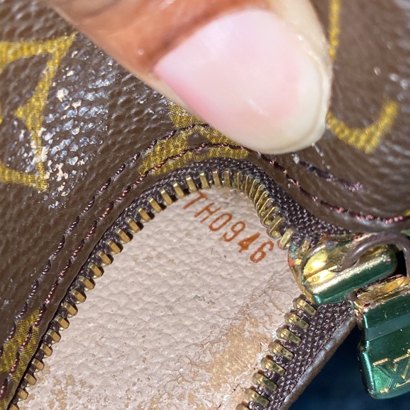 Authentic Louis Vuitton Trousse Ronde Case - Picture 9 of 9